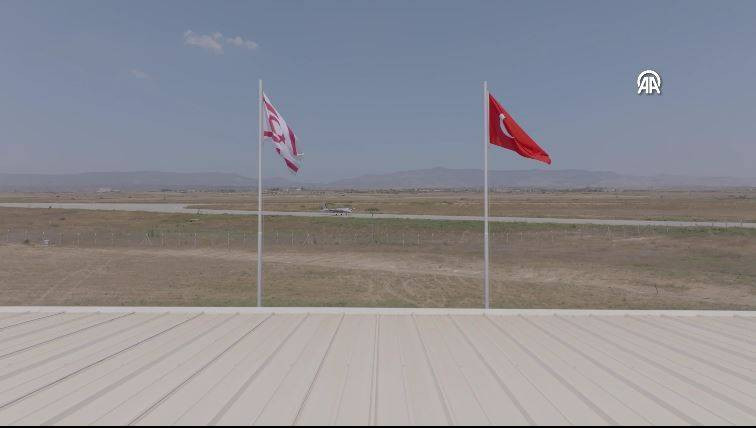 TSK'dan Kıbrıs Barış Harekatı'nın 50. yılına özel geçit töreni - Resim: 8